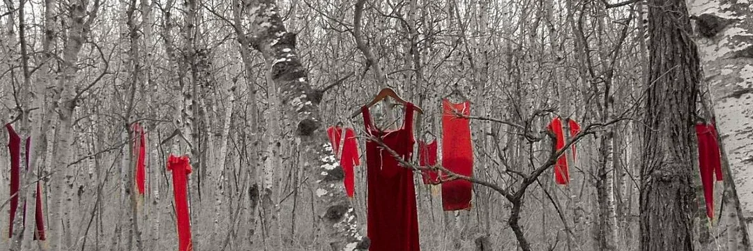 red-dress-day-in-canada-to-honor-thousands-of-missing-and-v0-0xc01u02f1sa1 Red dress day